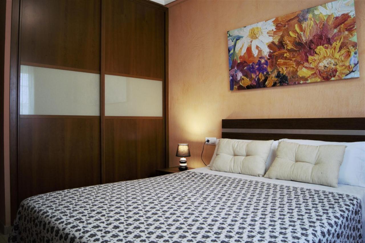 Amplio Piso 8 Mts Mezquita - Wifi - A/C - Parking Kordoba Bagian luar foto